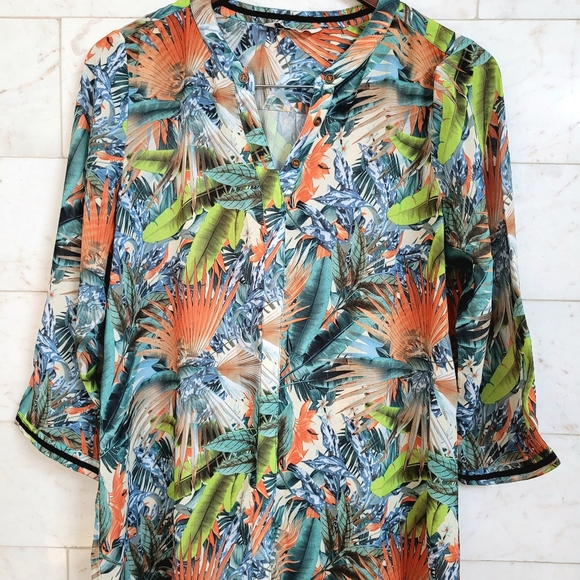 ✨️Vibrant Tropical Print Top - Picture 5 of 8